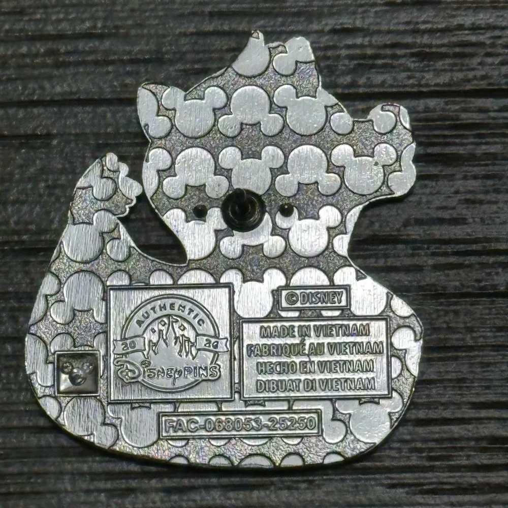 Disney Parks Ducks of Disney Pin - Series 2 - Dale - Chip & Dale- 2026 - Picture 3 of 3